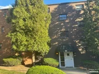$2,000 | 60 Vanderbeck Place, Unit 2C, Hackensack, NJ 07601