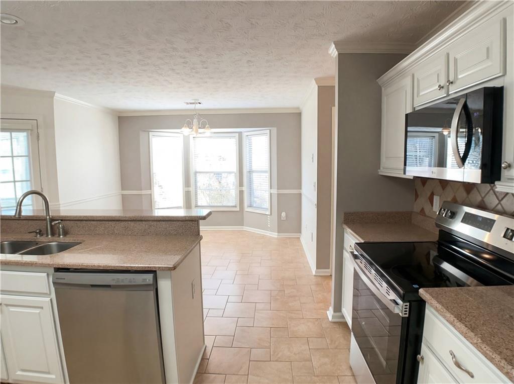 4306 Foxberry Run Loganville, GA 30052 - Photo 7 of 20