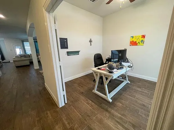 $2,600 | 2917 Grizzly Road, Aubrey, TX 76227