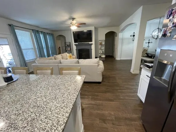 $2,600 | 2917 Grizzly Road, Aubrey, TX 76227