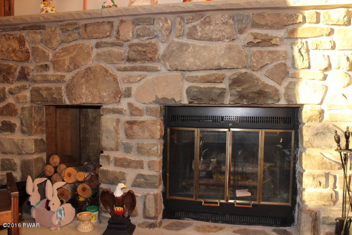 2301 Brookfield Road Lake Ariel, PA 18436 - Photo 5 of 37