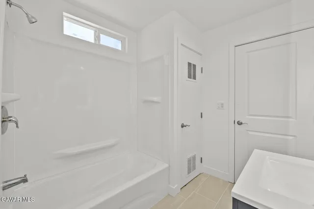 $550,000 | 35114 82nd Street East, Unit E, Littlerock, CA 93543