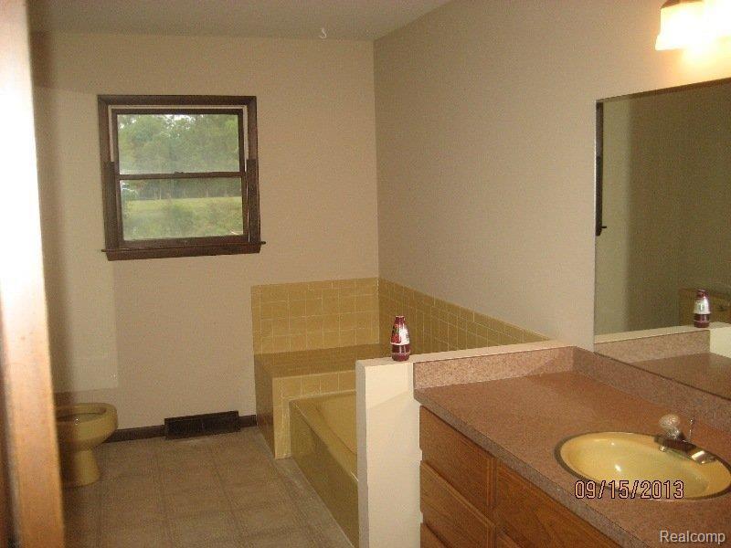 1781 Withey Road Columbus, MI 48063 - Photo 12 of 29 IMG_9568.JPG
