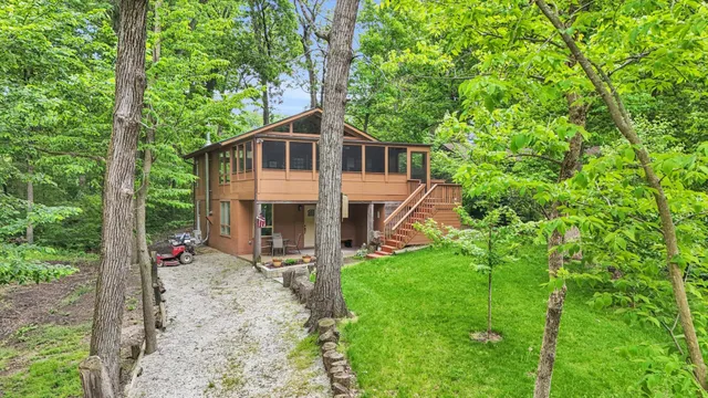 $228,500 | 131 Shawnee Lane, Loda, IL 60948