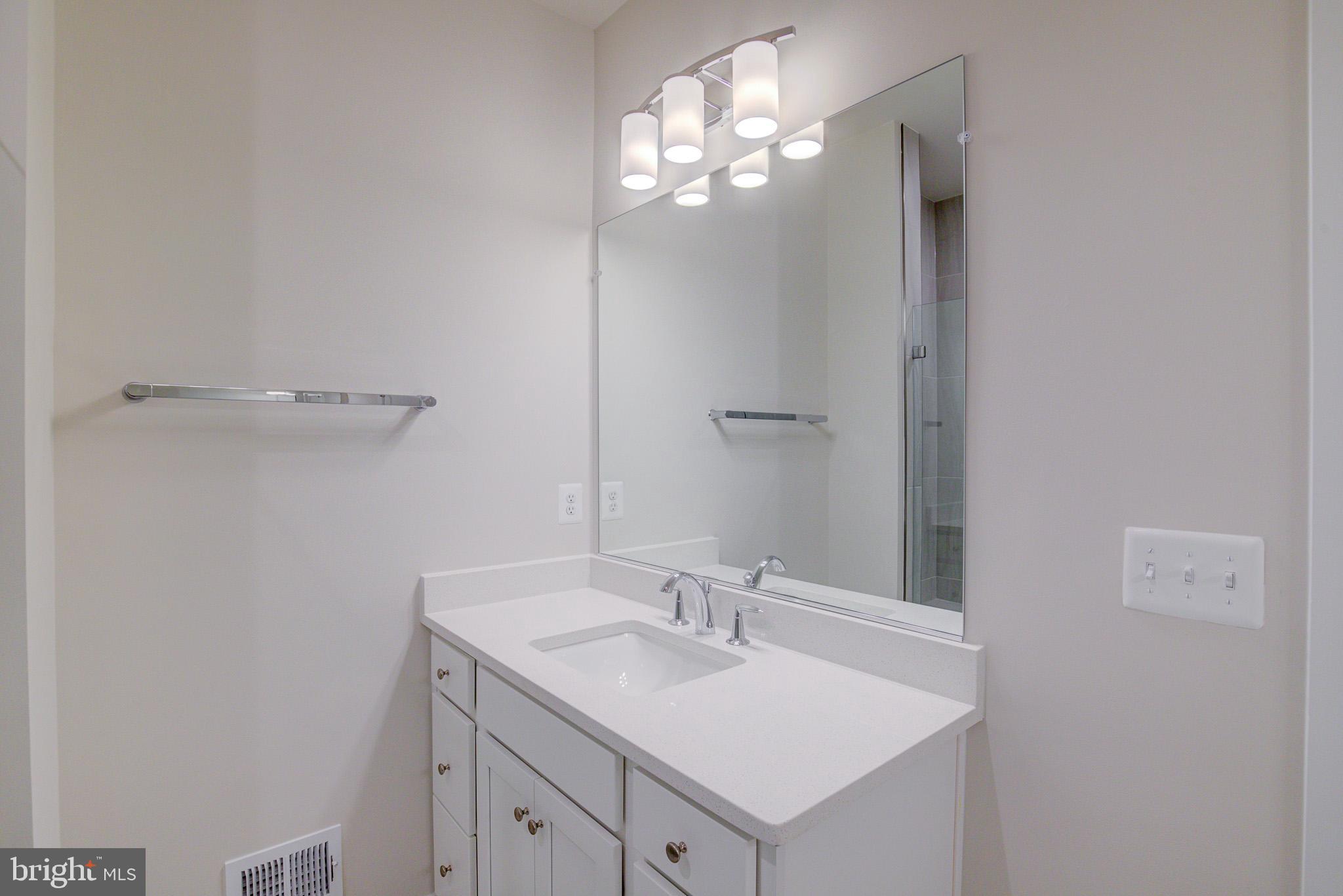 14138 Gypsum Loop Chantilly, VA 20151 - Photo 23 of 36 2nd separate sink in Primary Bath