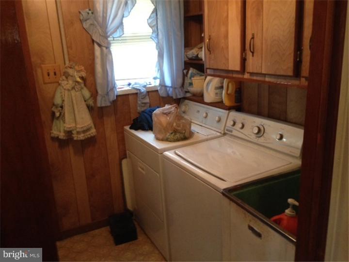 7034 Rising Sun Avenue Philadelphia, PA 19111 - Photo 7 of 9 Gallery Image 7