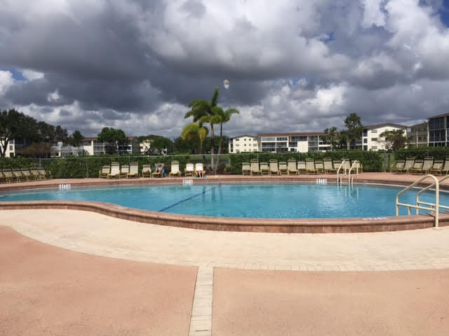 313 Preston H, Unit 313 Boca Raton, FL 33434 - Photo 15 of 18 Pool