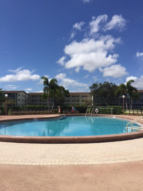 313 Preston H, Unit 313 Boca Raton, FL 33434 - Photo 16 of 18 Pool2