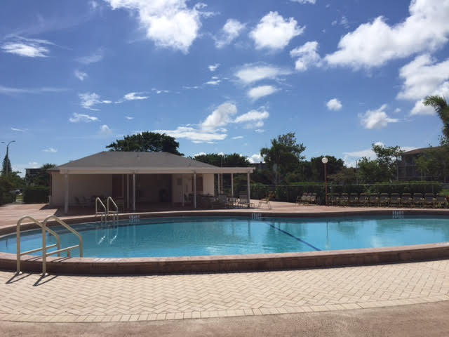 313 Preston H, Unit 313 Boca Raton, FL 33434 - Photo 17 of 18 Pool3