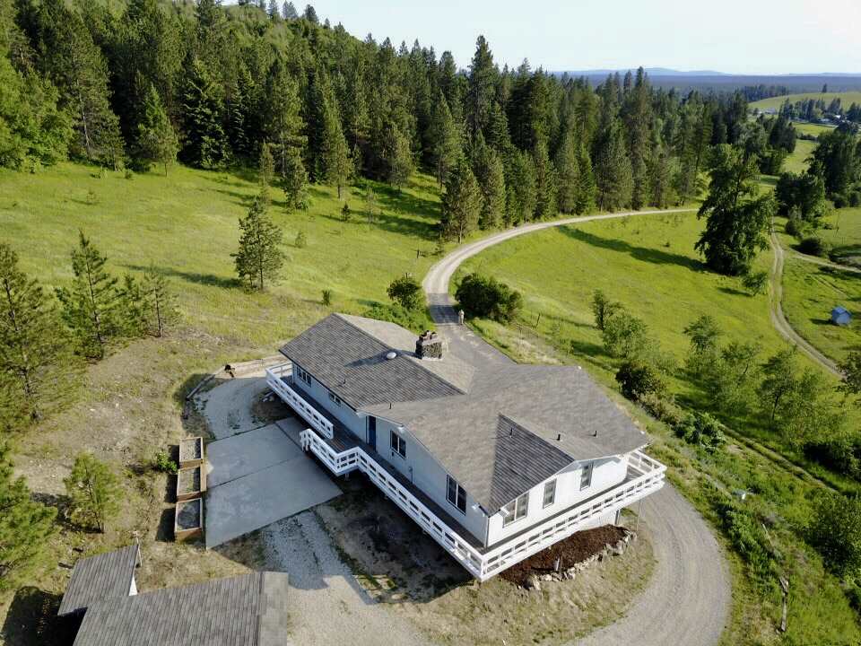 3193 Allen Road Elk, WA 99009 - Photo 2 of 20