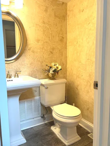 $2,750 | 1669 Cape Breton Court, Hoffman Estates, IL 60192