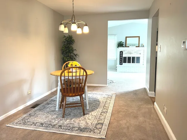 $2,750 | 1669 Cape Breton Court, Hoffman Estates, IL 60192