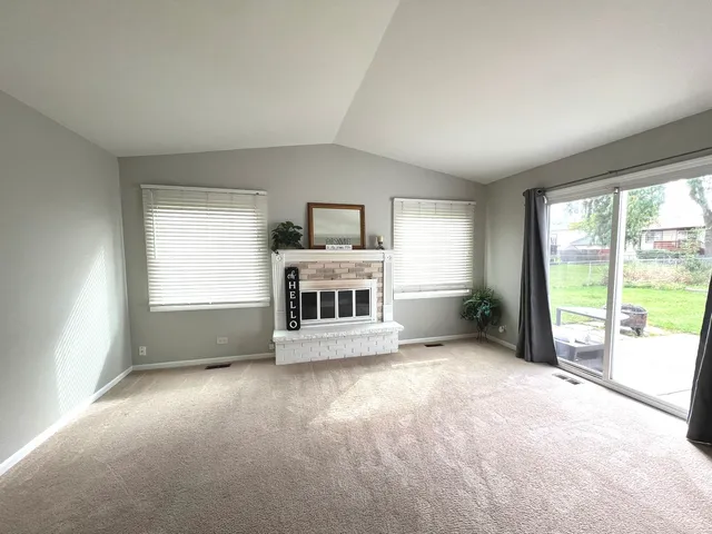 $2,750 | 1669 Cape Breton Court, Hoffman Estates, IL 60192