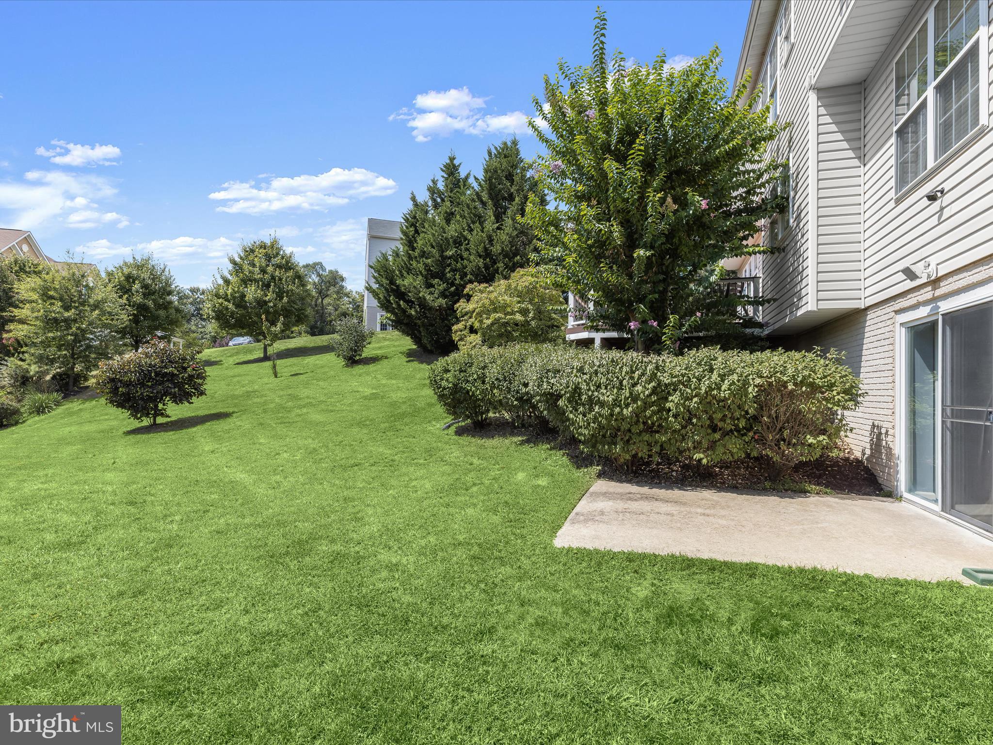 5816 Rockburn Woods Way Elkridge, MD 21075 - Photo 59 of 64 a view of backyard with garden and entertaining space