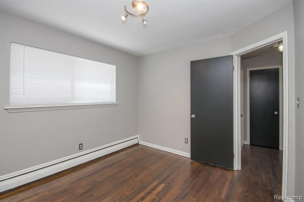 629 West Maple Road, Unit 14 Clawson, MI 48017 - Photo 8 of 27