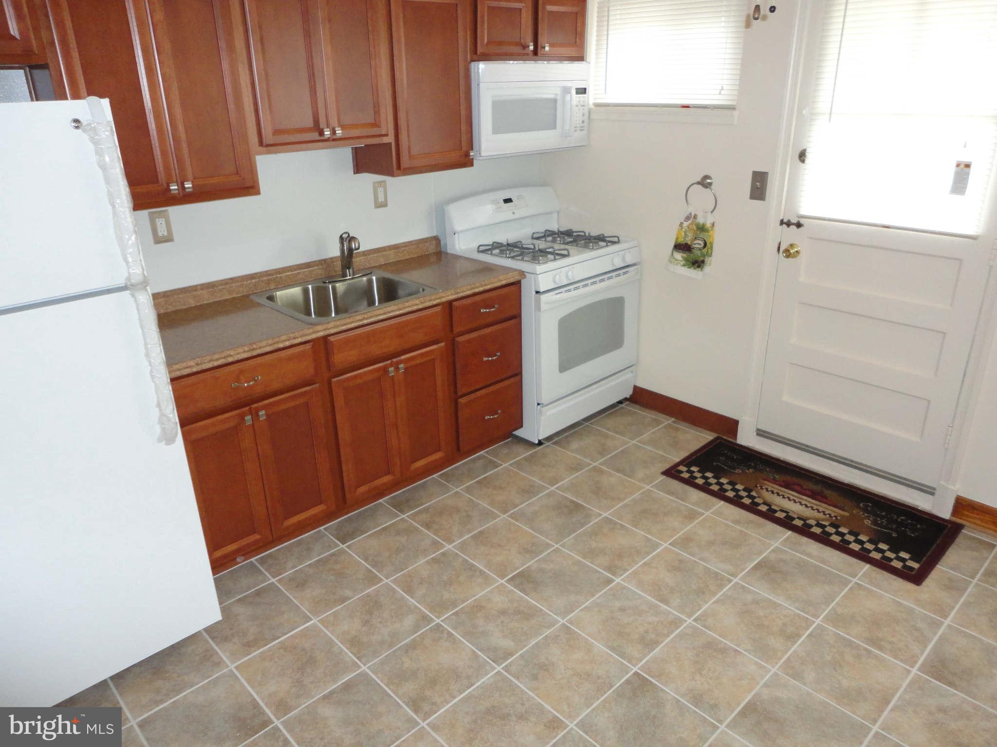 1907 Eastfield Road Baltimore, MD 21222 - Photo 3 of 21 Kitchen