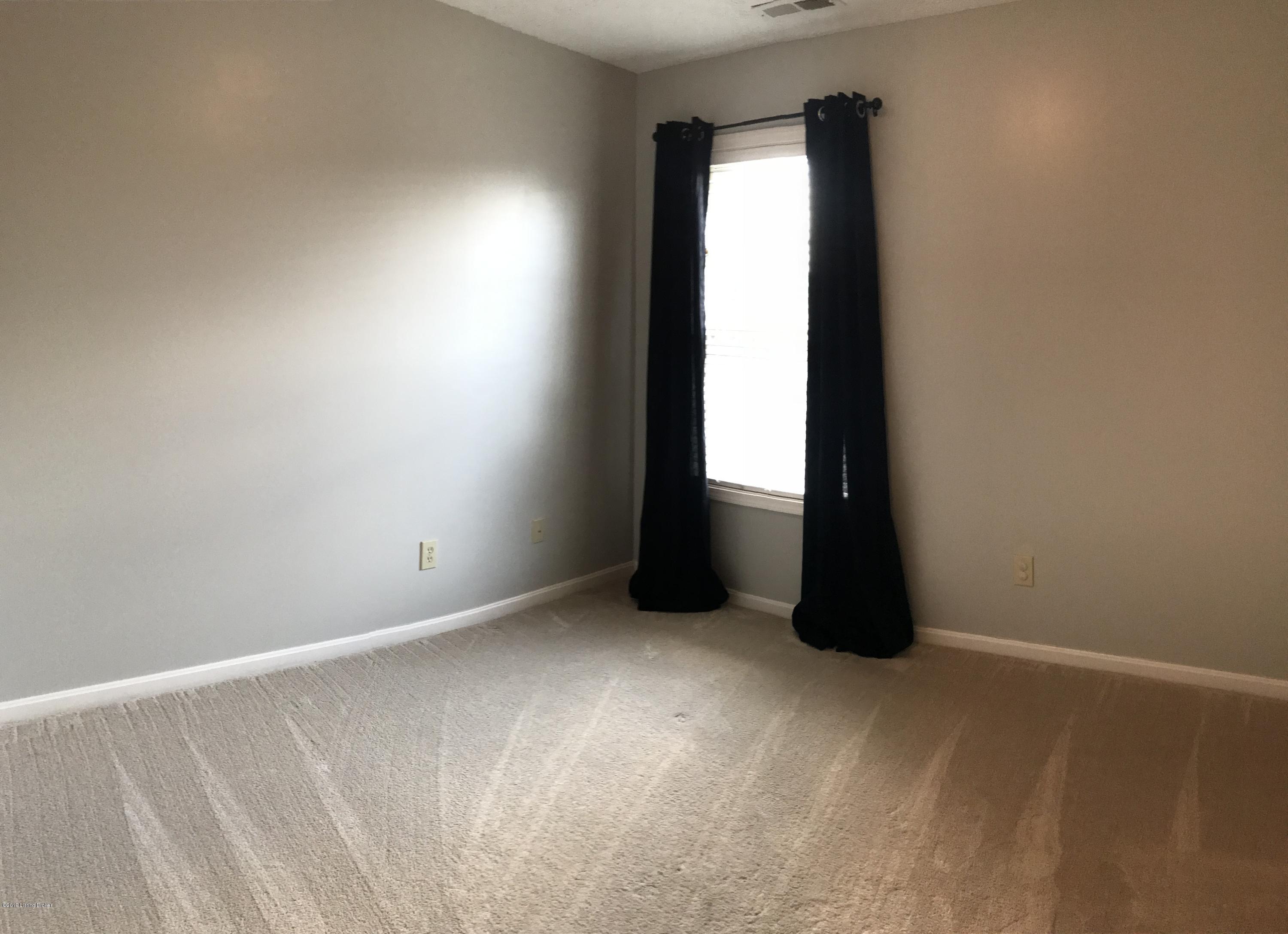 17322 Curry Branch Road Louisville, KY 40245 - Photo 26 of 49 Nice size spare bedroom .