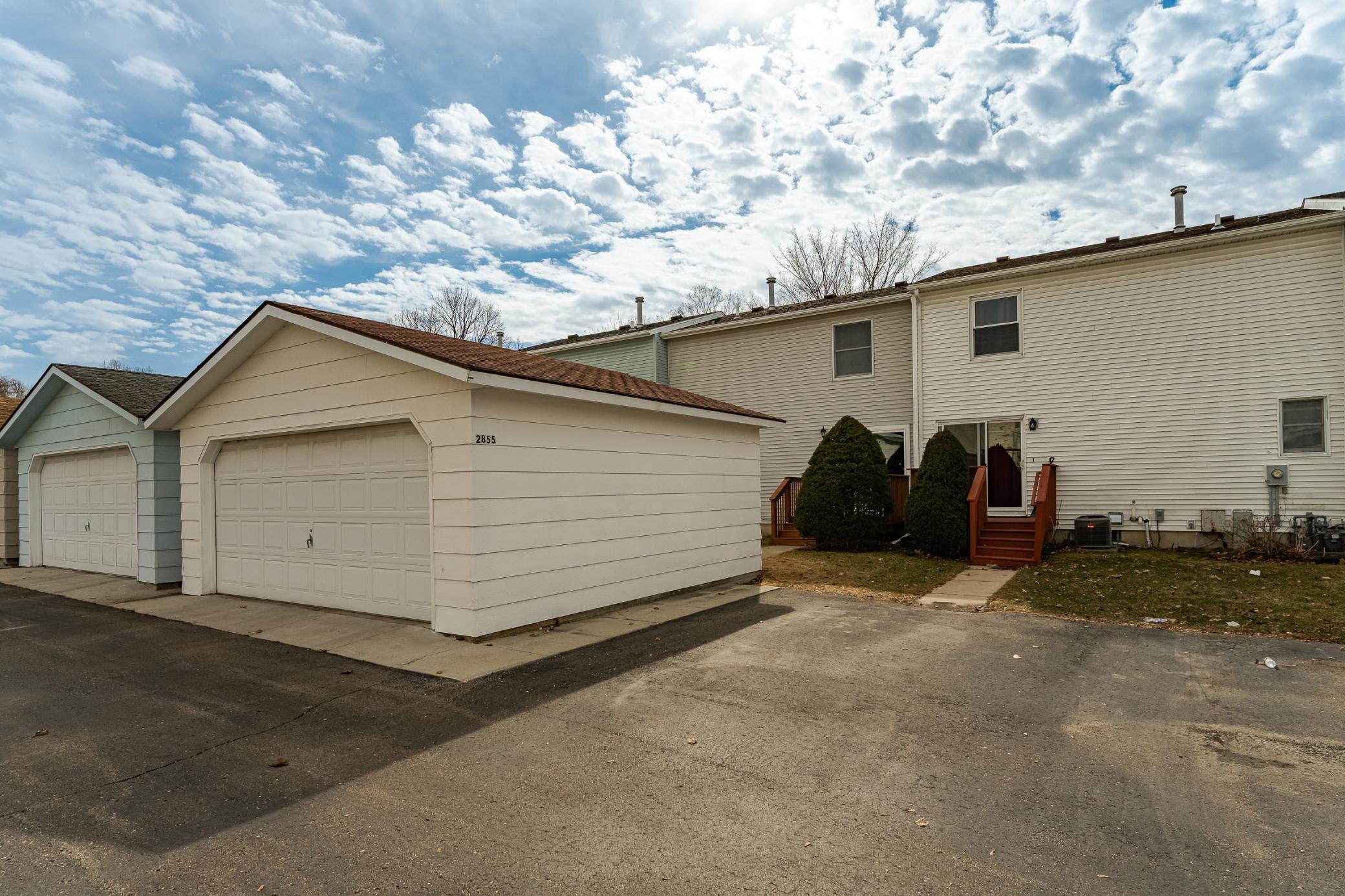 2855 24th Street Northwest Rochester, MN 55901 - Photo 2 of 27