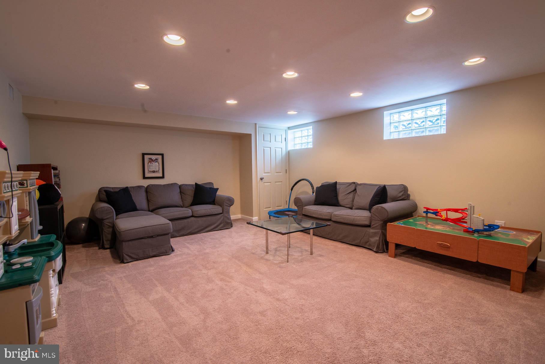8215 North Boundary Road Baltimore, MD 21222 - Photo 19 of 38 Gallery Image 19