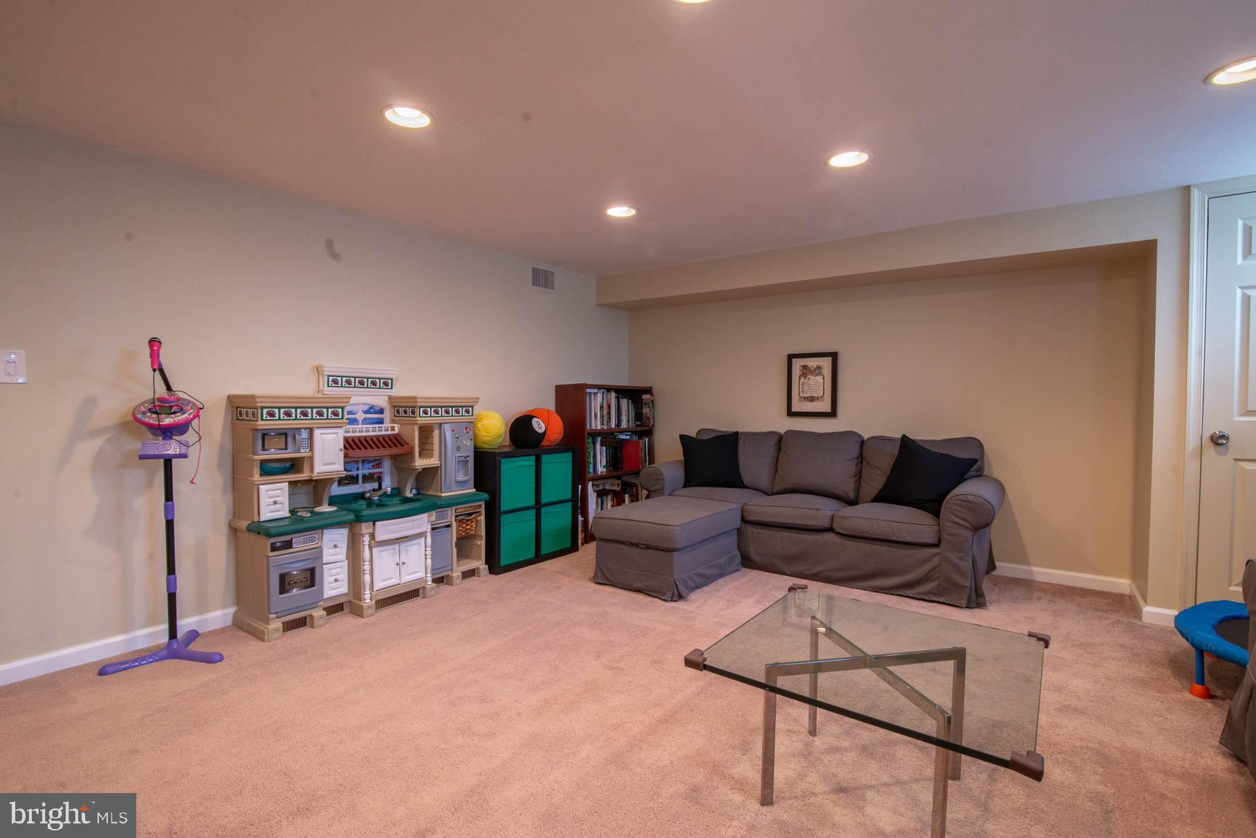 8215 North Boundary Road Baltimore, MD 21222 - Photo 20 of 38 Gallery Image 20