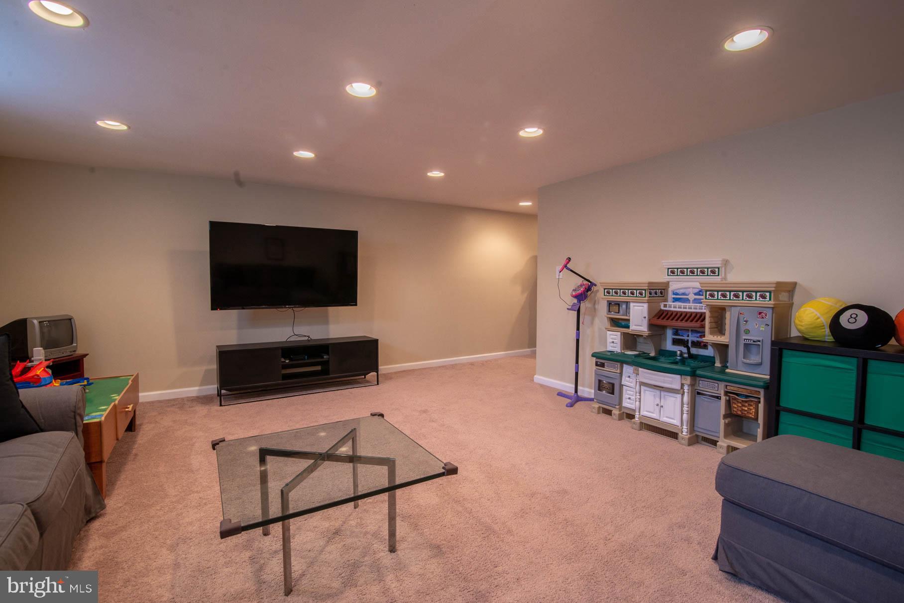 8215 North Boundary Road Baltimore, MD 21222 - Photo 22 of 38 Gallery Image 22
