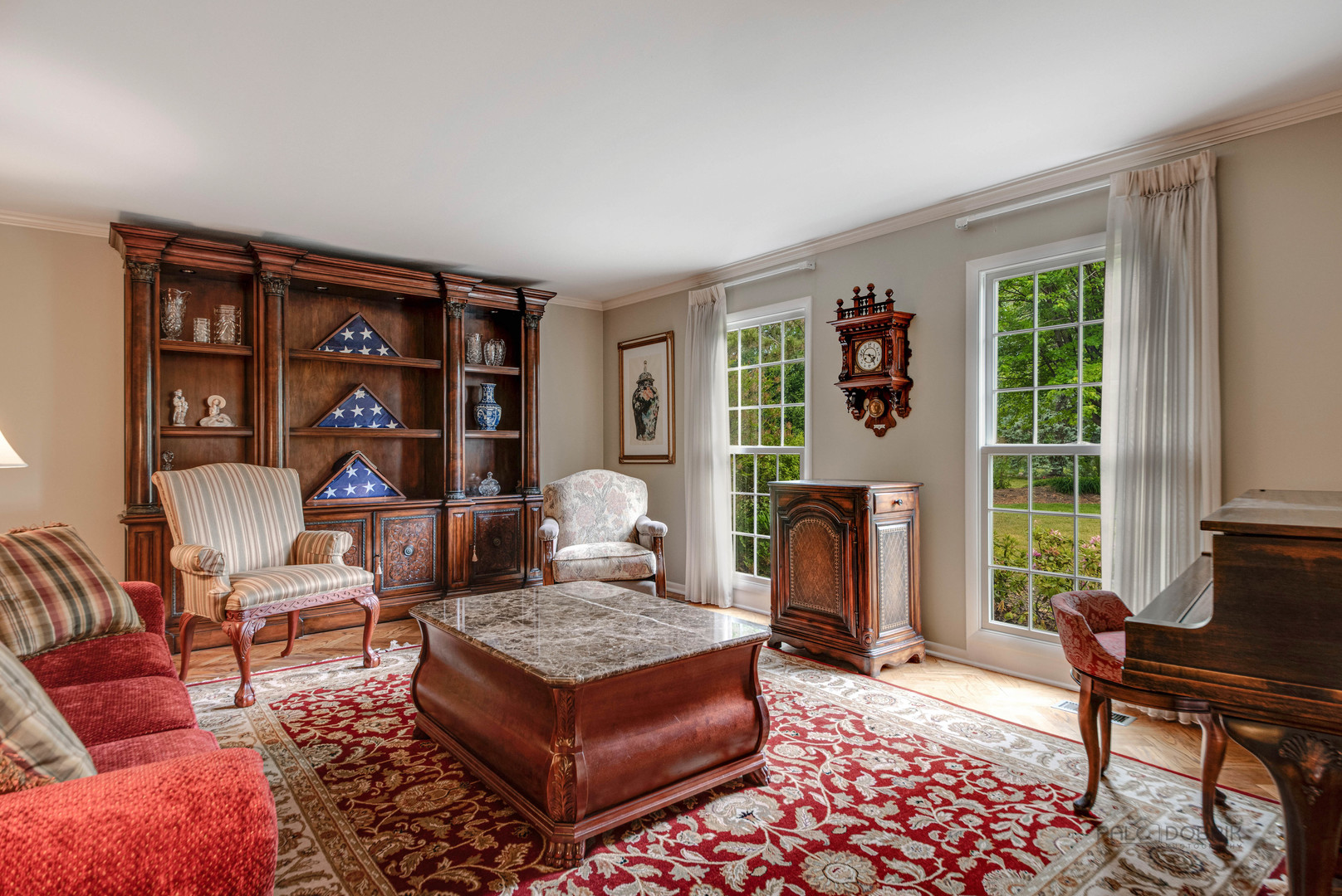 80 North Ridge Road Lake Forest, IL 60045 - Photo 4 of 36 a living room with furniture and a fireplace