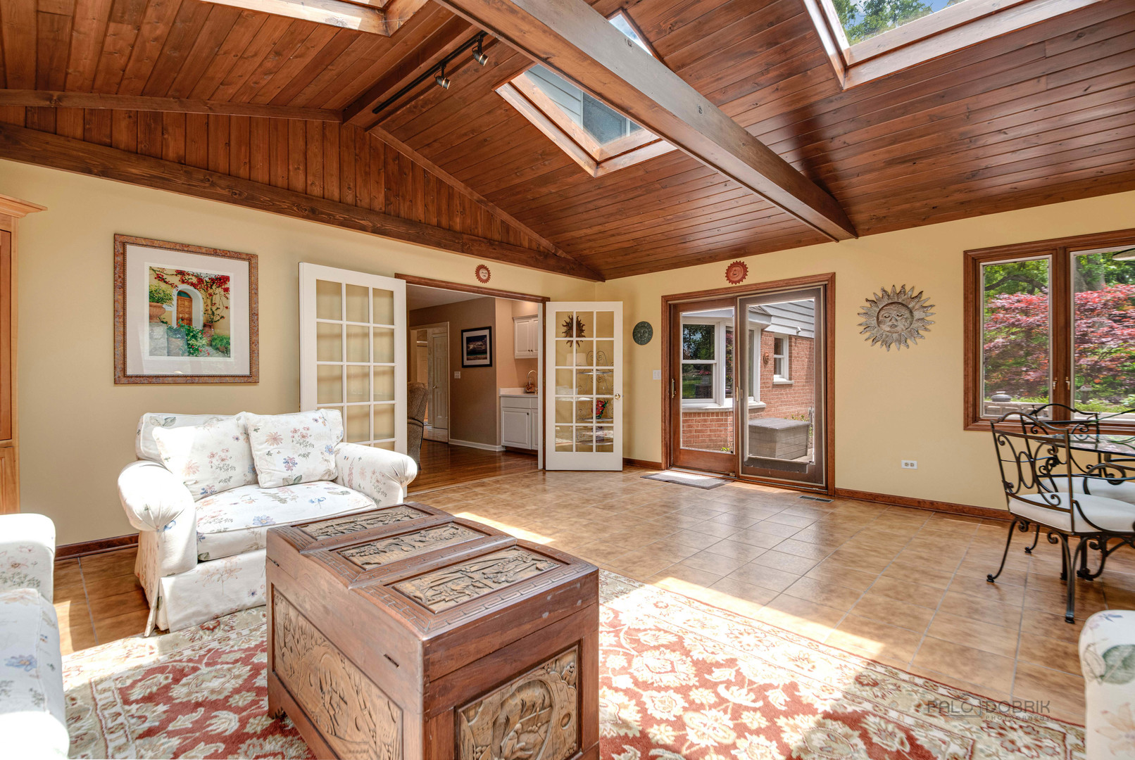 80 North Ridge Road Lake Forest, IL 60045 - Photo 9 of 36 a living room with furniture and wooden floor