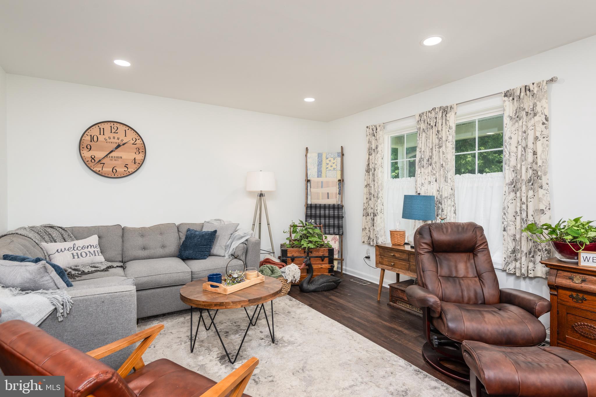 505 Maryland Avenue Ridgely, MD 21660 - Photo 4 of 23 a living room with furniture and wooden floor