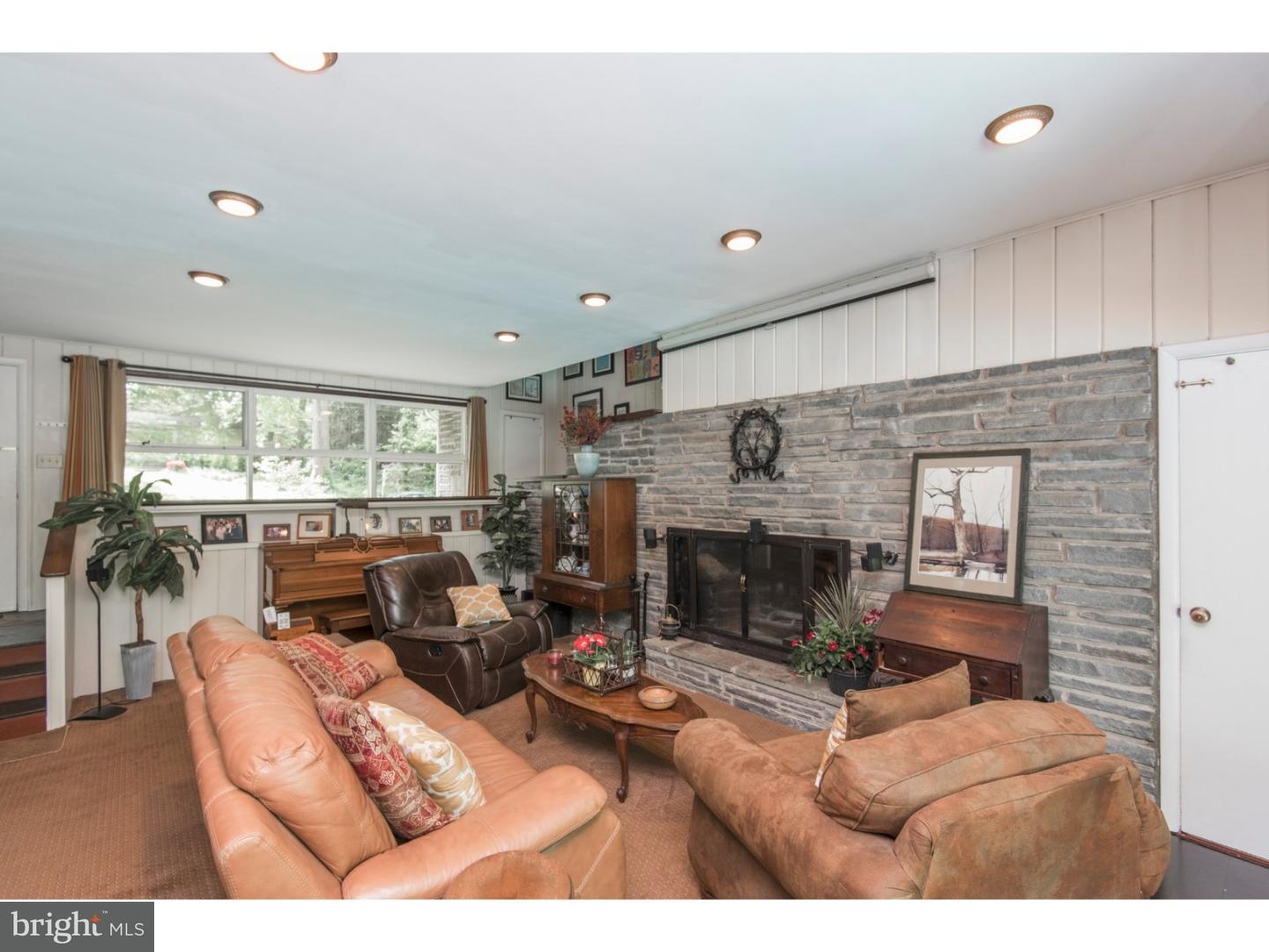 319 Valley Brook Road Ambler, PA 19002 - Photo 14 of 25 Living Room