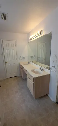 a view of empty room with window