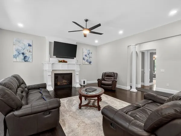 $2,250,000 | 18 Keeney Pond Road, Norfolk, MA 02056