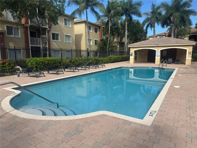 $2,550 | 7085 Nova Drive, Unit 203, Davie, FL 33317