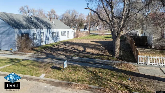 $35,000 | 219 South 3rd Street, Douglas, WY 82633