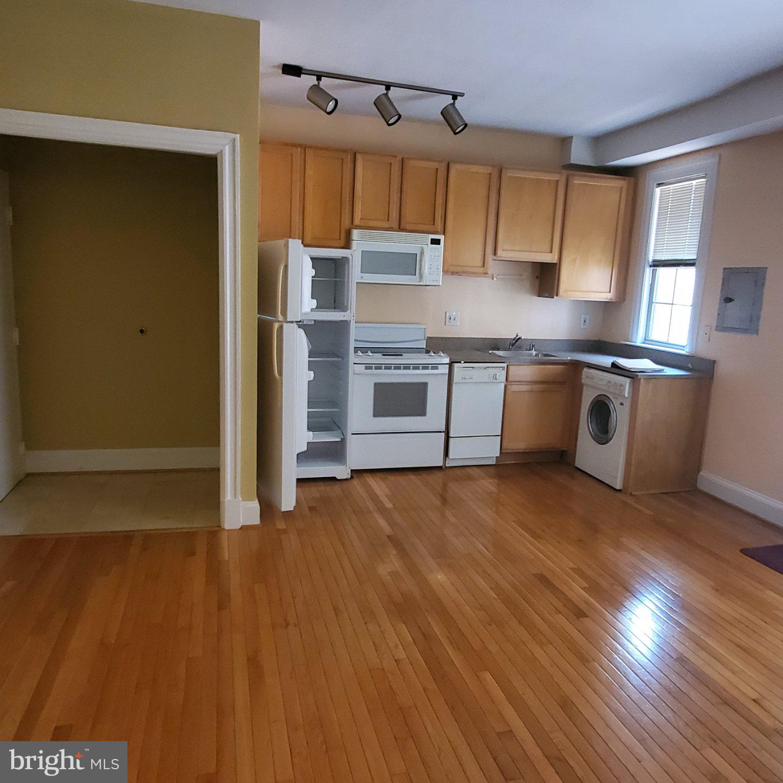 1401 Columbia Road Northwest, Unit 307 Washington, DC 20009 - Photo 13 of 37
