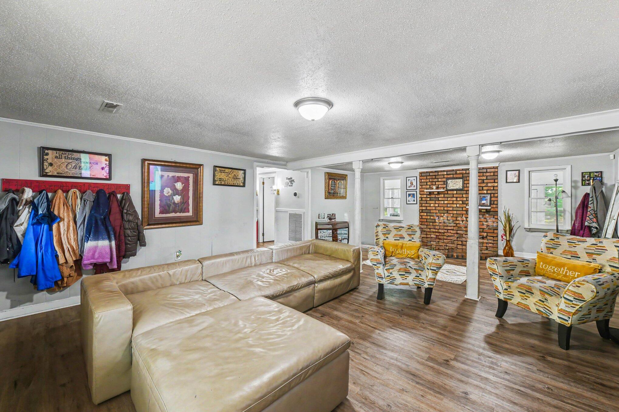9708 Jamison Road Ladson, SC 29456 - Photo 5 of 35 006_file_3208