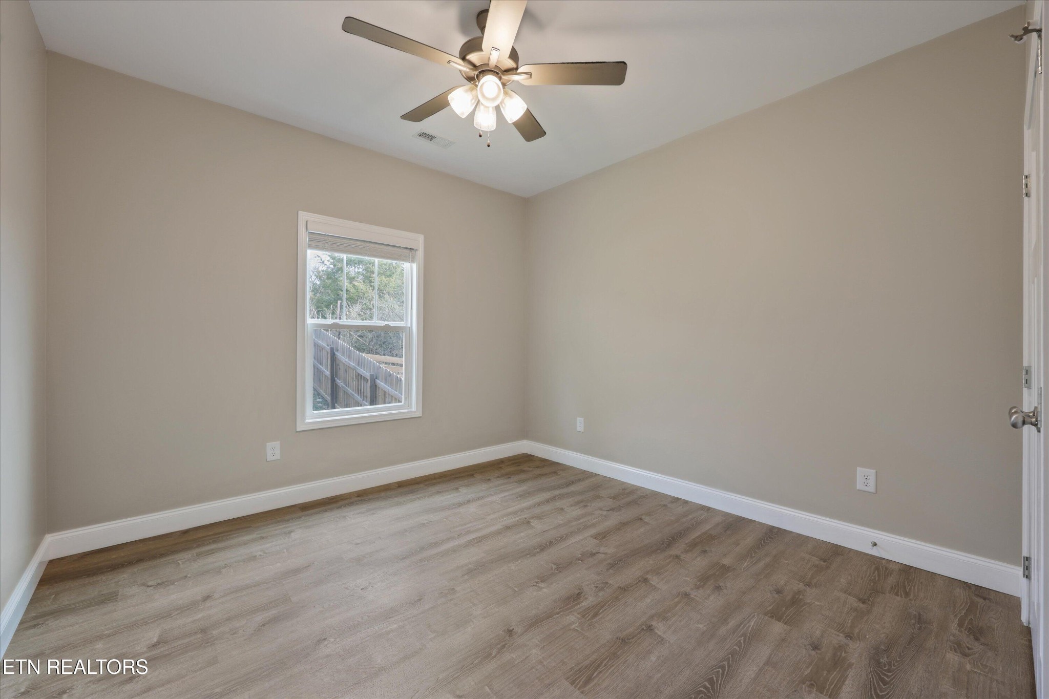 208 Daniel Morris Point Clinton, TN 37716 - Photo 16 of 32 Gallery Image 16