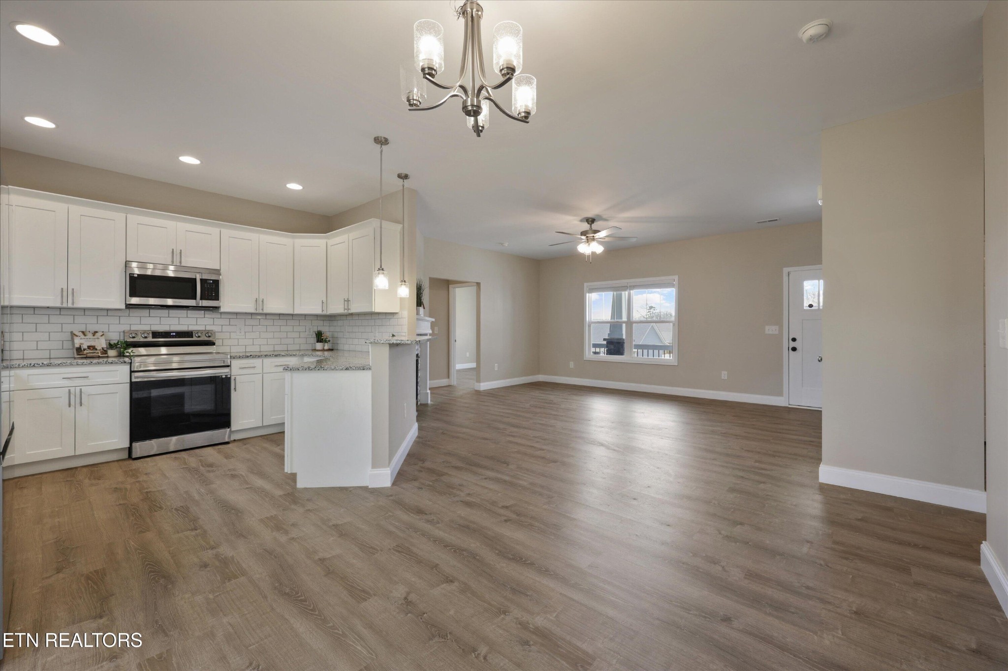 208 Daniel Morris Point Clinton, TN 37716 - Photo 5 of 32 Gallery Image 5
