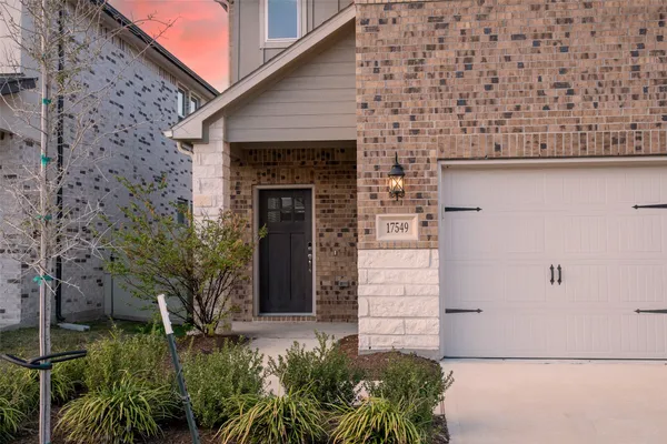 $2,490 | 17549 Rosette Grass Drive, Conroe, TX 77385