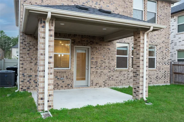 $2,290 | 17549 Rosette Grass Drive, Conroe, TX 77385