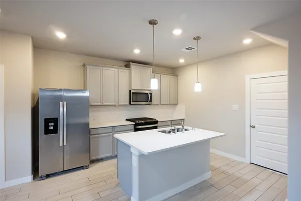 $2,490 | 17549 Rosette Grass Drive, Conroe, TX 77385