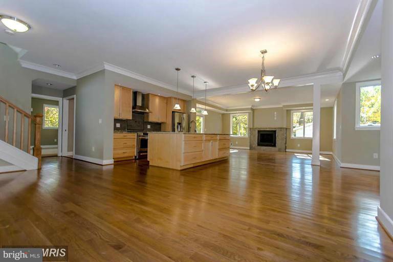 1803 Jamestown Road Alexandria, VA 22308 - Photo 4 of 14 Kitchen