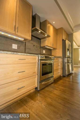 1803 Jamestown Road Alexandria, VA 22308 - Photo 5 of 14 Kitchen