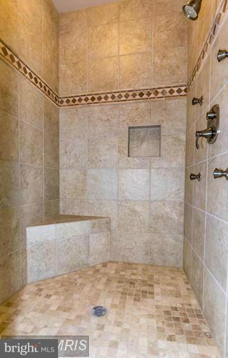 1803 Jamestown Road Alexandria, VA 22308 - Photo 8 of 14 Bath (Master)