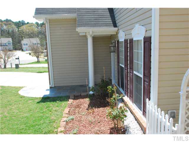 505 Thistlegate Trail Raleigh, NC 27610 - Photo 2 of 21 Gallery Image 2