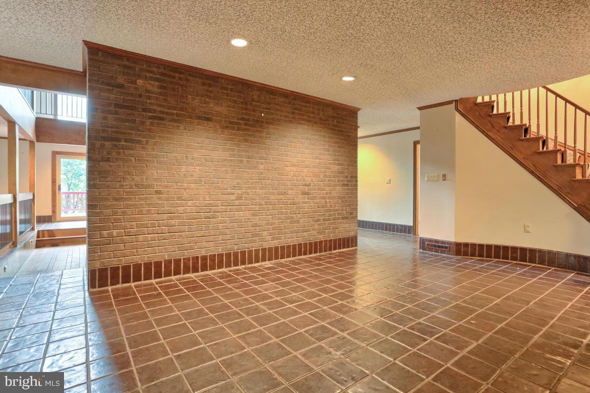 2210 Mockingbird Road Harrisburg, PA 17112 - Photo 2 of 22