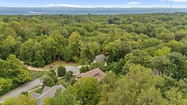 $1,450,000 | 714 Berry Spring Path, Signal Mountain, TN 37377