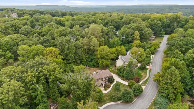 $1,450,000 | 714 Berry Spring Path, Signal Mountain, TN 37377
