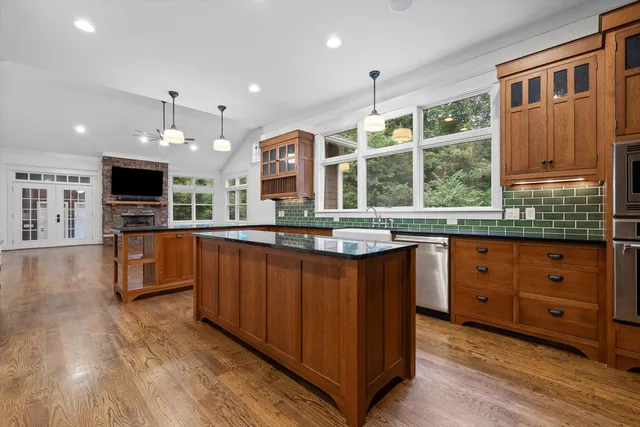 $1,450,000 | 714 Berry Spring Path, Signal Mountain, TN 37377