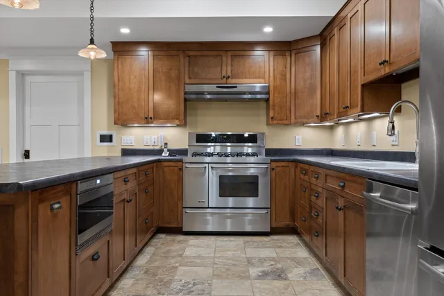 $1,450,000 | 714 Berry Spring Path, Signal Mountain, TN 37377