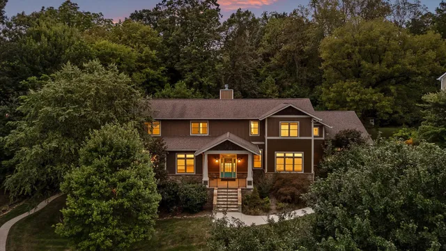 $1,450,000 | 714 Berry Spring Path, Signal Mountain, TN 37377